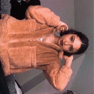 Meet your Posher, Tonie